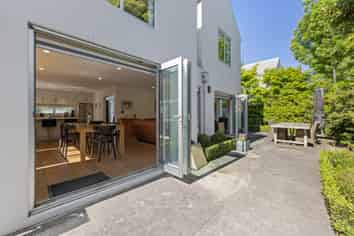 35B Holly Road, Saint Albans