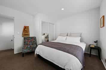 35B Holly Road, Saint Albans