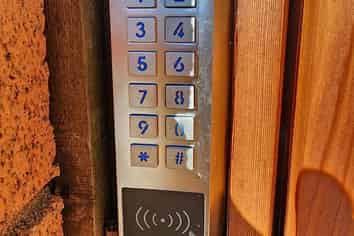 102 Wiseley Road, West Harbour