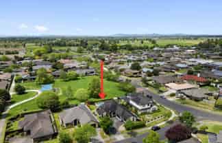 4 Parkwood Place, Huntington