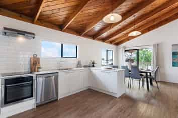 52B Claude Road, Hill Park