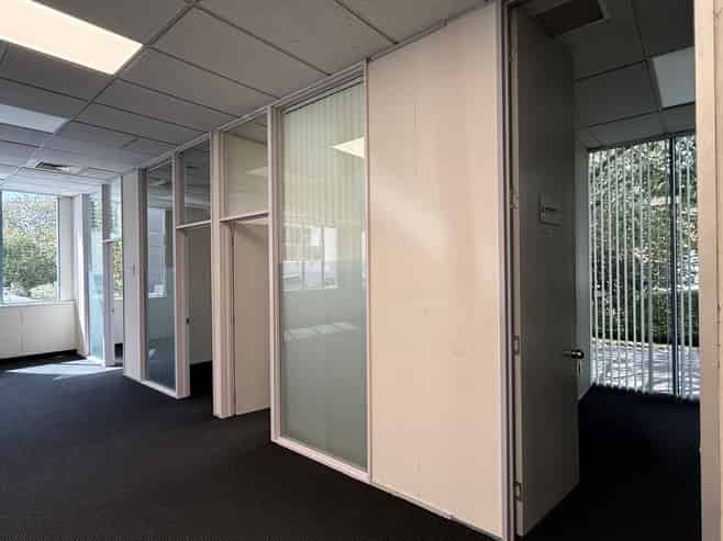 Bright and Functional Office Space – CBD Fringe