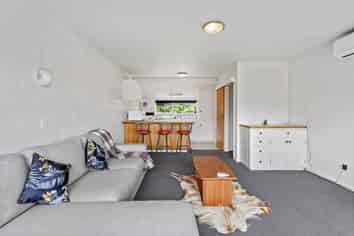 46 Zig Zag Road, Windwhistle