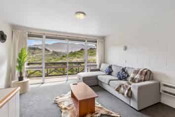 46 Zig Zag Road, Windwhistle