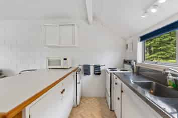 46 Zig Zag Road, Windwhistle