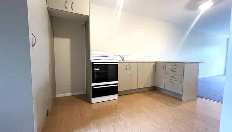 6/242 Great North Road, Henderson