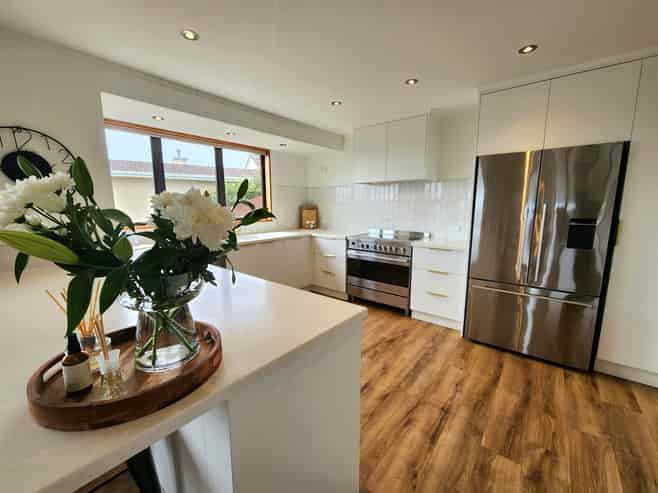 10 Gilbert Road, Paroa