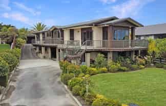 10 Gilbert Road, Paroa