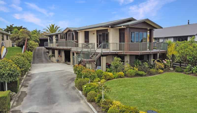 10 Gilbert Road, Paroa