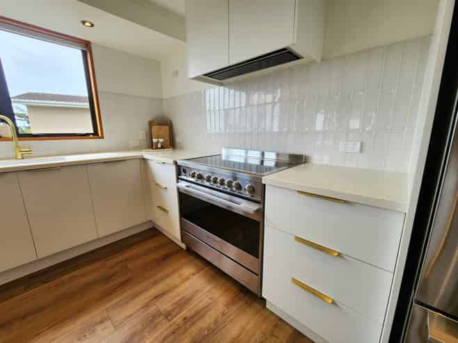 10 Gilbert Road, Paroa