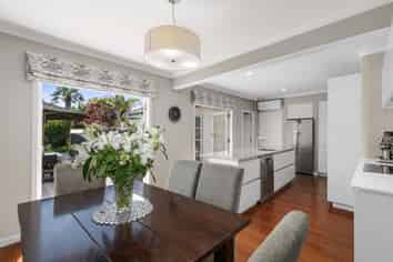 89 Thirteenth Avenue, Avenues