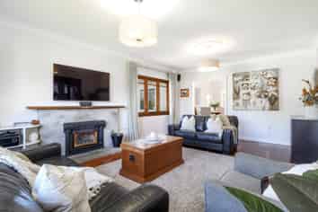 89 Thirteenth Avenue, Avenues