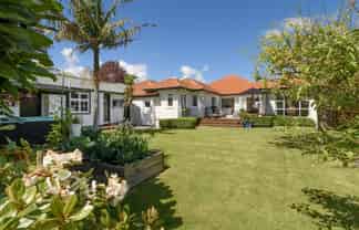 89 Thirteenth Avenue, Avenues