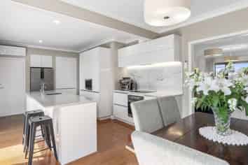 89 Thirteenth Avenue, Avenues