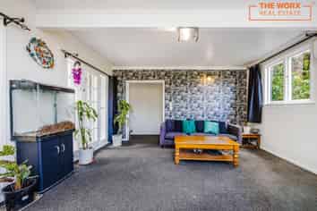 103 Laingholm Drive, Laingholm