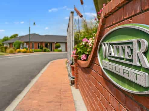 5 Walter Court, Cambridge