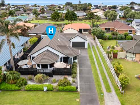 54 Corinth Grove, Papamoa