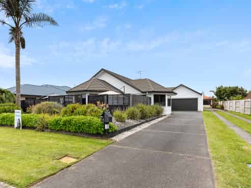 54 Corinth Grove, Papamoa