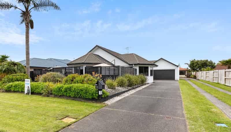 54 Corinth Grove, Papamoa
