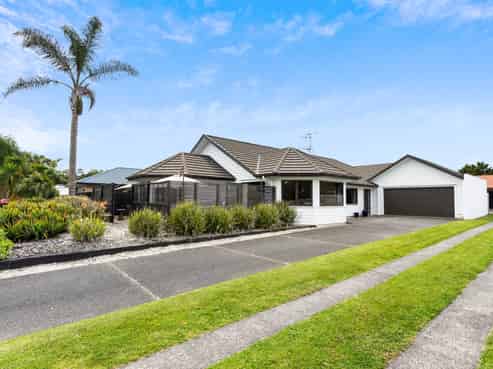 54 Corinth Grove, Papamoa