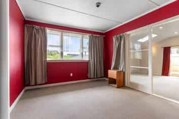 18 Triangle Road, Massey