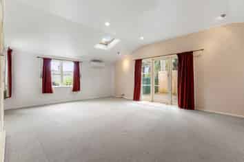 18 Triangle Road, Massey