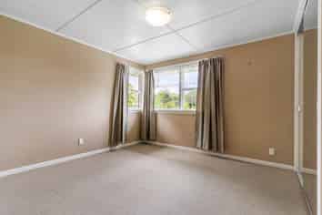 18 Triangle Road, Massey