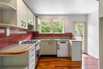 18 Triangle Road, Massey