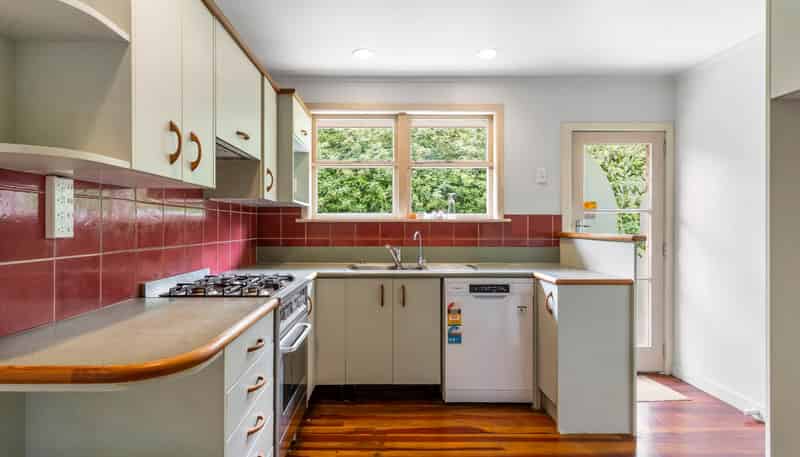 18 Triangle Road, Massey