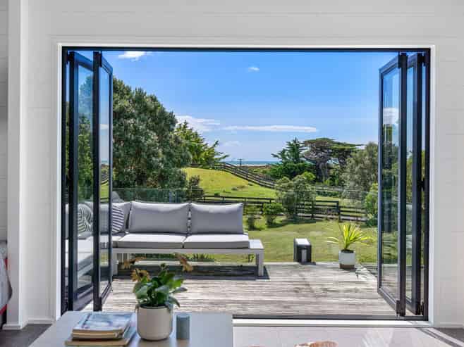 2A Otaihanga Road, PARAPARAUMU BEACH