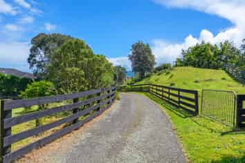 2A Otaihanga Road, PARAPARAUMU BEACH