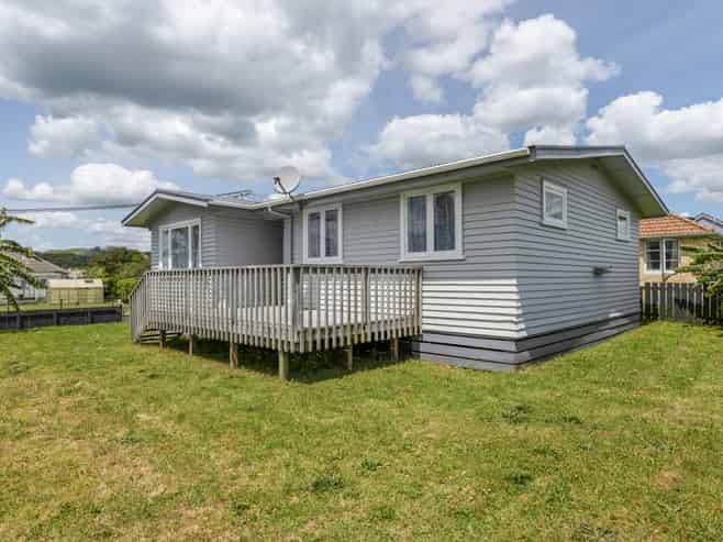 2 Armstrong Street, Huntly