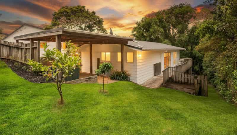 15 Gails Drive, Okura