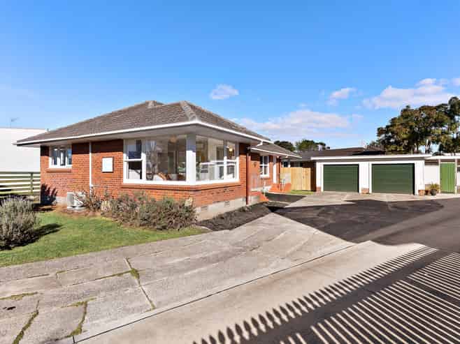 Live, rent, add value - opportunity with options