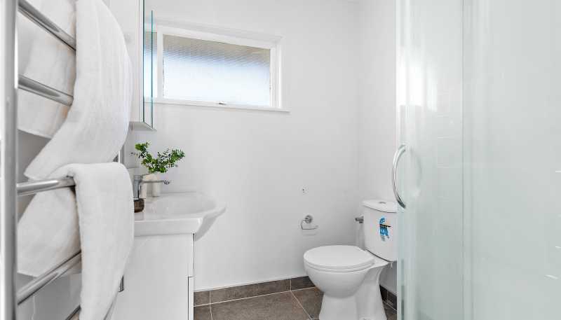 1 and 2/34 Evelyn Place, Hillcrest