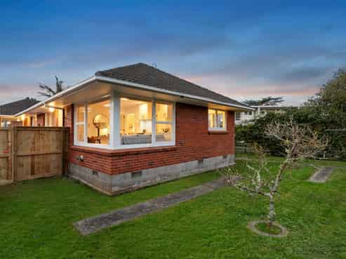 Live, rent, add value - opportunity with options