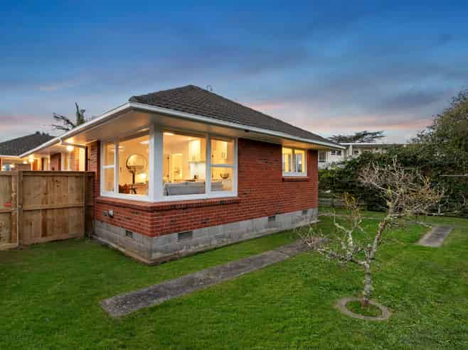 Live, rent, add value - opportunity with options