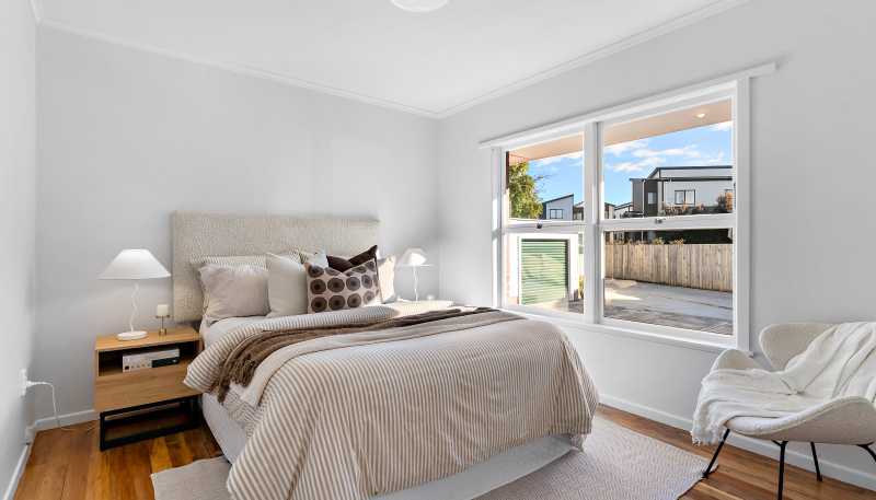 1 and 2/34 Evelyn Place, Hillcrest