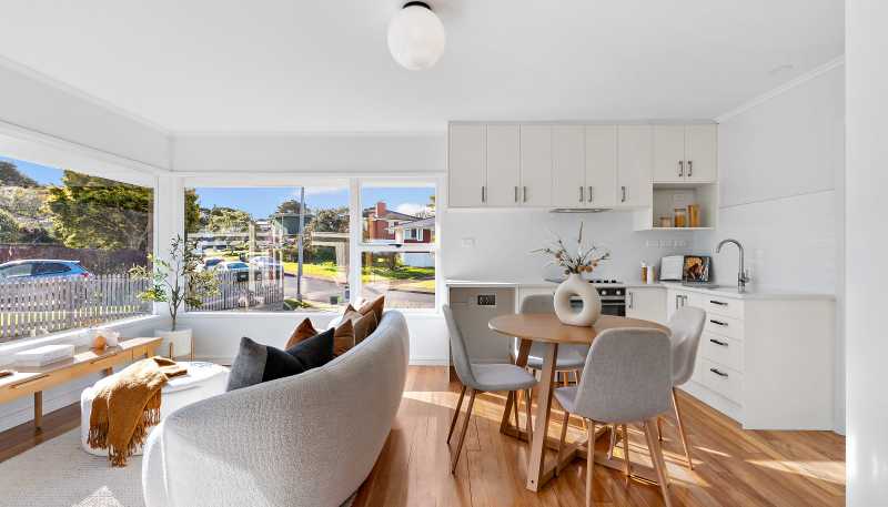 1 and 2/34 Evelyn Place, Hillcrest