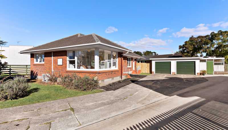 1 and 2/34 Evelyn Place, Hillcrest