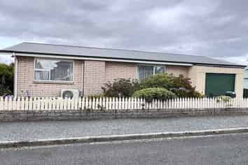 12 Cowper Street, Milton