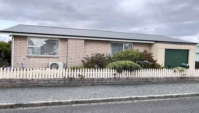 12 Cowper Street, Milton