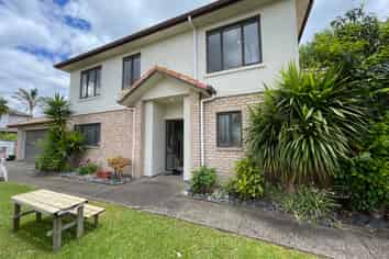 69 Wayne Francis Drive, Flat Bush