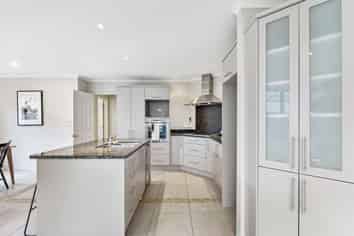 B/15 Fifth Avenue, Mount Albert