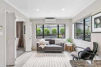 B/15 Fifth Avenue, Mount Albert