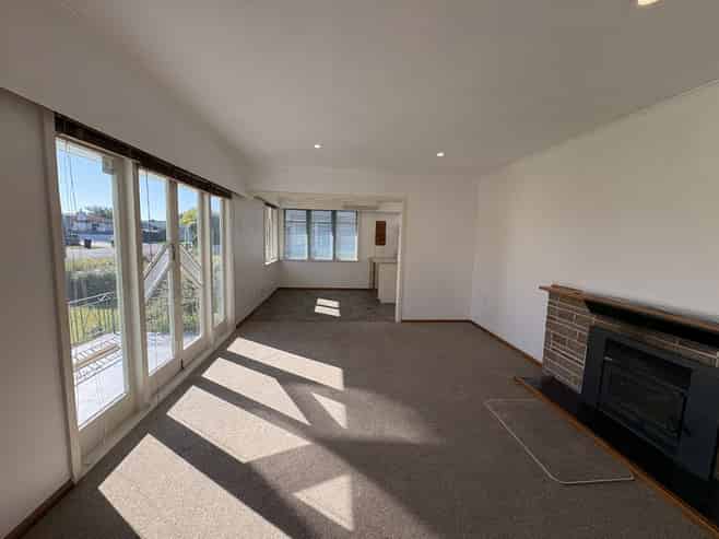 15 Wycliffe Street, Onekawa