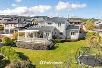 14 Ronald Scott Grove, Riverstone Terraces