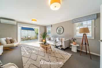 14 Ronald Scott Grove, Riverstone Terraces