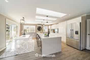 14 Ronald Scott Grove, Riverstone Terraces