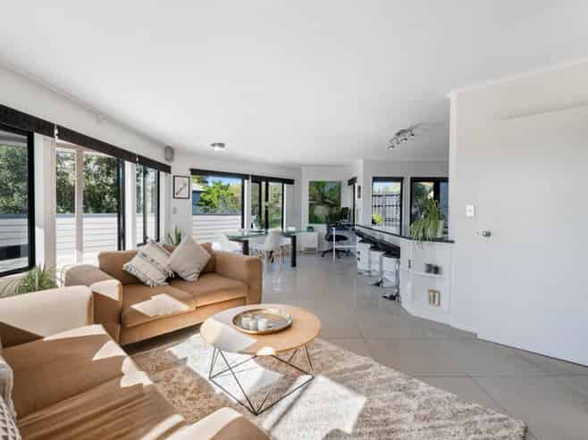 30 Royalty Rise, Red Beach